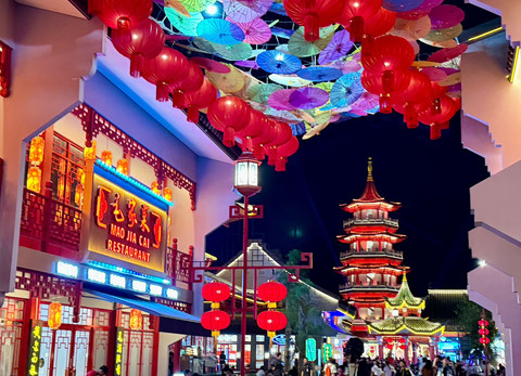 Surabaya Timur Miliki Taman Shanghai, Pusat Kuliner Autentik dan Indah 6 taman shanghai